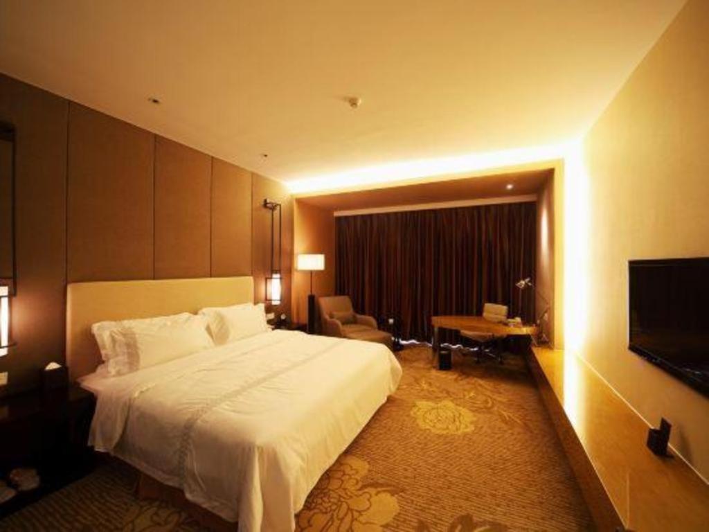 Hai-yang-hsien Haiyang Shenglong Jianguo Hotel מראה חיצוני תמונה