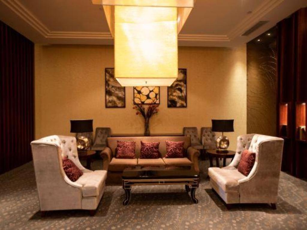 Hai-yang-hsien Haiyang Shenglong Jianguo Hotel מראה חיצוני תמונה