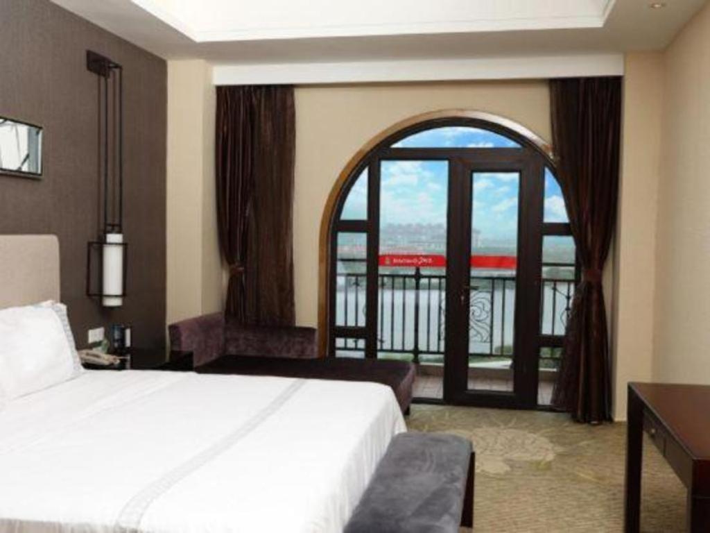 Hai-yang-hsien Haiyang Shenglong Jianguo Hotel מראה חיצוני תמונה
