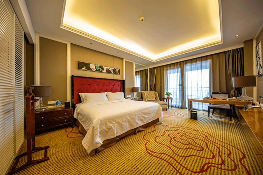 Hai-yang-hsien Haiyang Shenglong Jianguo Hotel מראה חיצוני תמונה